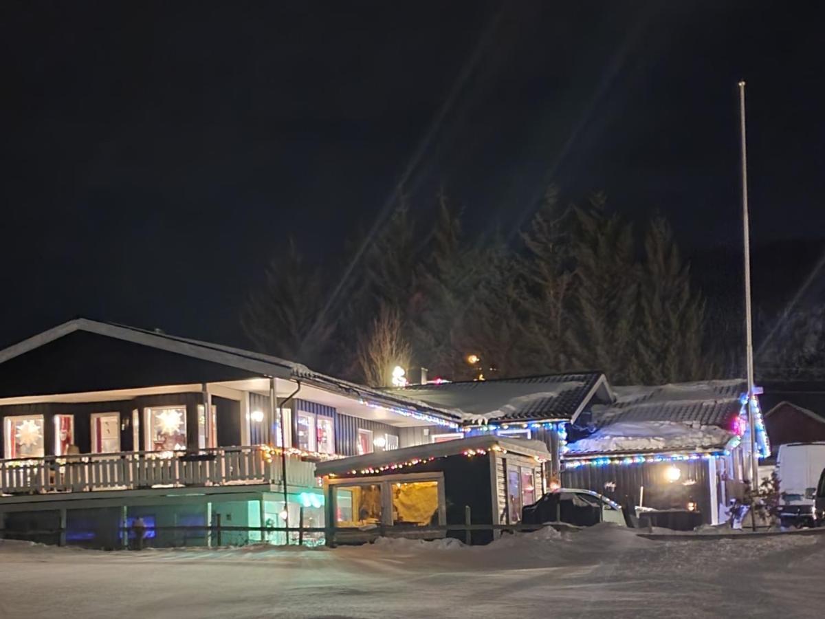 Nydelig Utsikt, Egen Leilighet Med To Parkeringer Movik  Luaran gambar